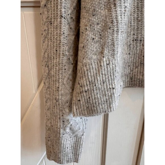 NWT Universal Thread Gray Round Neck Cable Knit Pullover Sweater Womens Size L - Picture 3 of 9